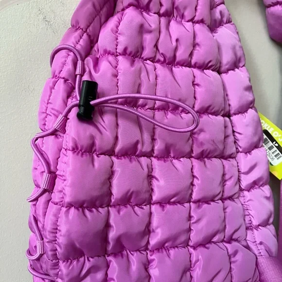 Pickle O Joe Quilted Sling Bag Purple Zip Pockets Lightweight Adjustable NWT - Picture 4 of 11